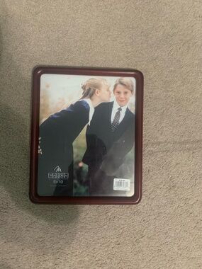 Malden Brown Wood Tone 8x10 Picture Frame